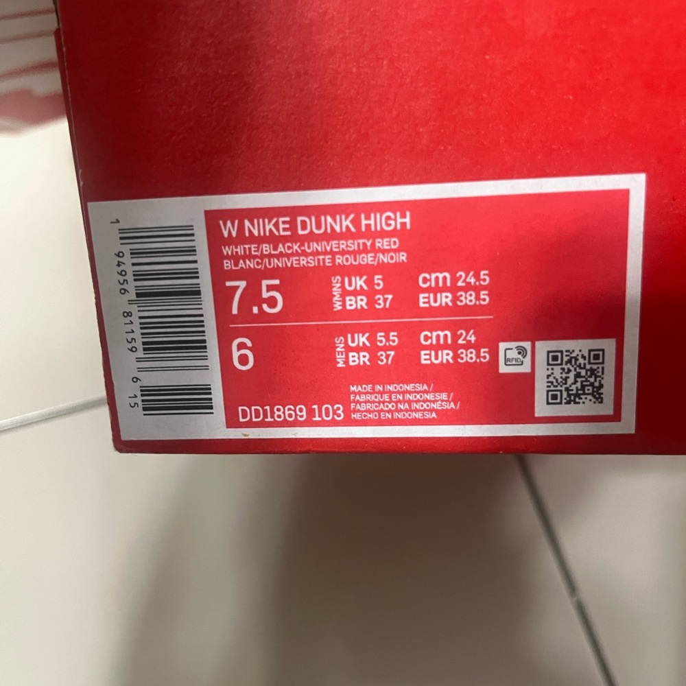 Nike Women’s Black and White High-Top Sneakers - Picture 2 of 6